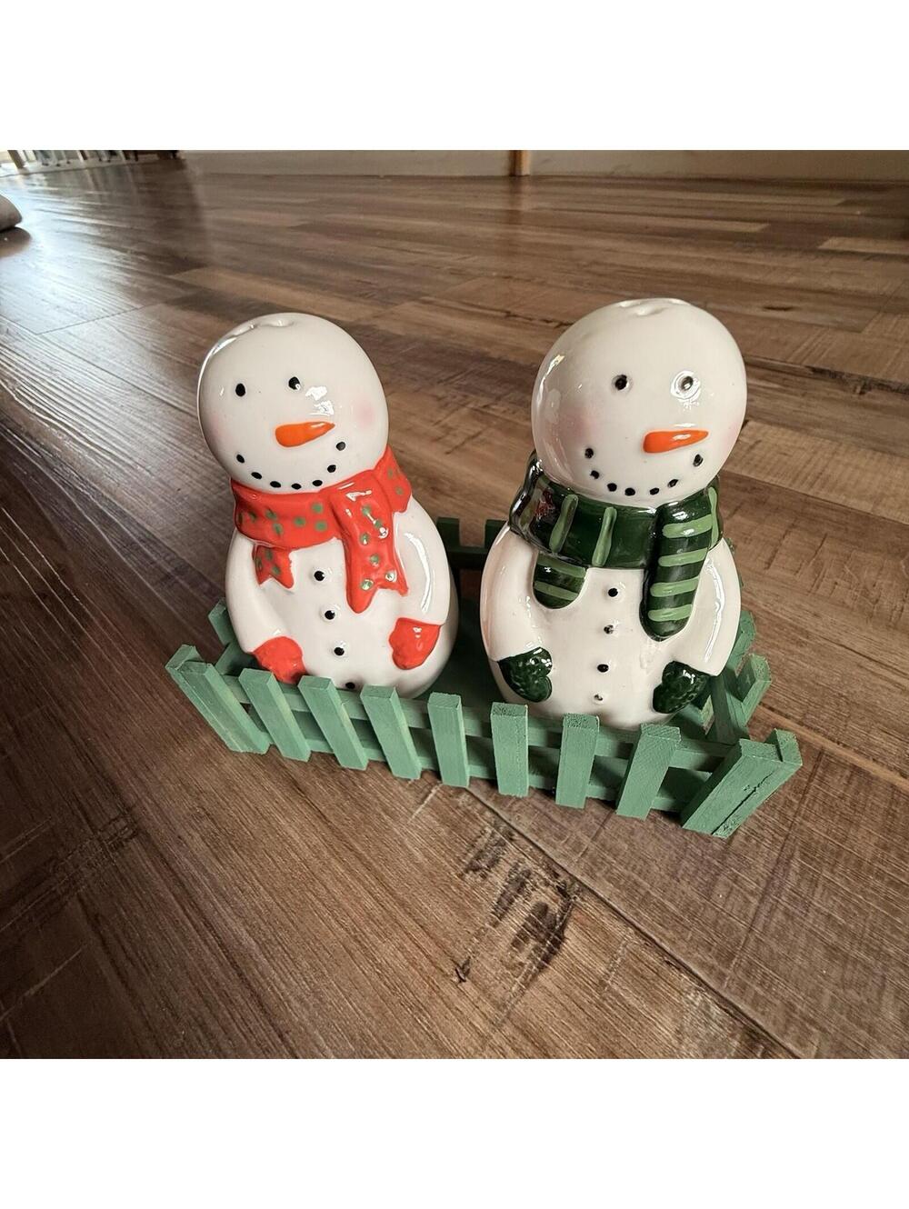 SNOWMAN salt & pepper shakers - w/ box And Holder Maredy Gift Collection Vntg